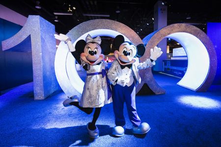 MINNIE MOUSE, MICKEY MOUSE