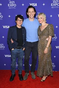 Ke Huy Quan, Tom Hiddleston, Sophia Di Martino