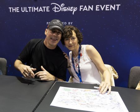 JOHN ROBERTS, KRISTEN SCHAAL